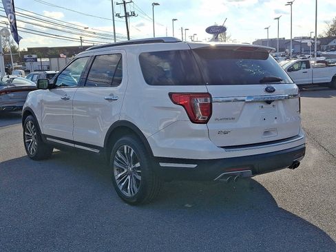 Certified 2018 Ford Explorer Platinum image 4