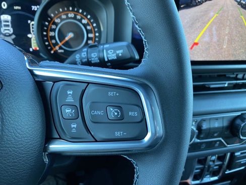 New 2026 Jeep Wrangler Unlimited Sahara AWD/4WD image 15