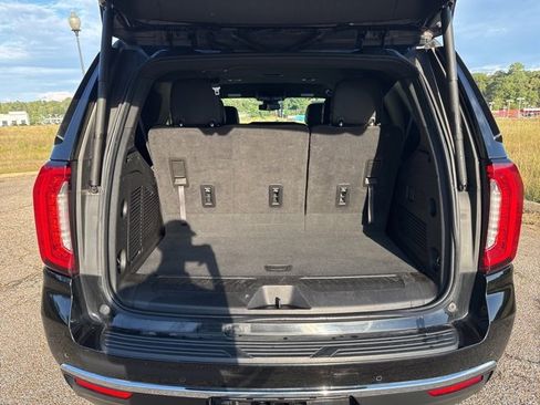 Used 2024 GMC Yukon SLT image 10