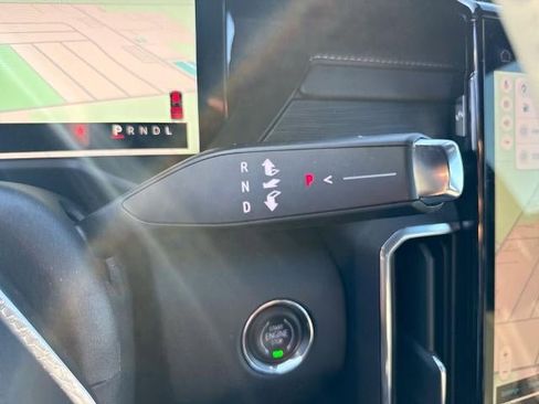 Used 2025 GMC Acadia Elevation image 16