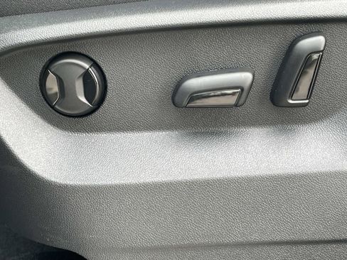 New 2026 Volkswagen Atlas SE FWD image 19