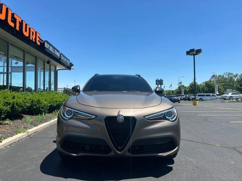 Used 2019 Alfa Romeo Stelvio Ti AWD/4WD image 2