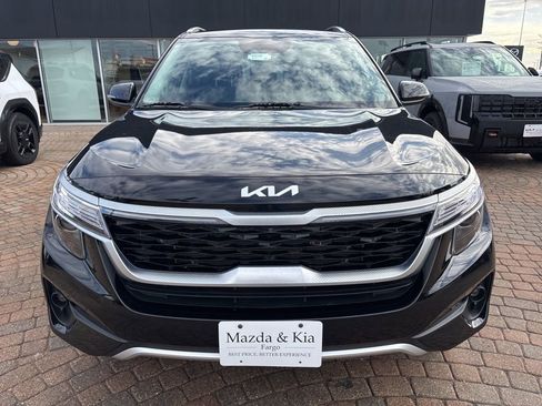 Used 2023 Kia Seltos S w/ Navigation Package image 2