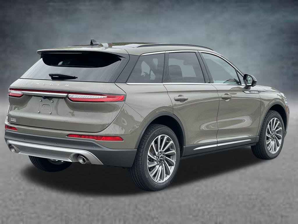 New 2025 Lincoln Corsair Reserve FWD image 3
