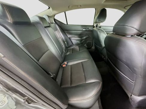 Used 2019 Nissan Altima 2.5 SR w/ SR Premium Package FWD image 25