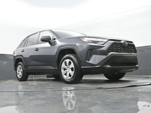 Used 2023 Toyota RAV4 LE FWD image 22