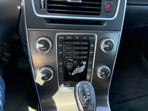 Used 2015 Volvo V60 T5 Premier image 29