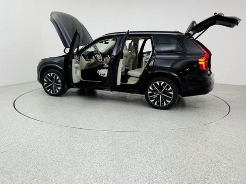 New 2026 Volvo XC90 B6 Ultra w/ Lounge Package image 12