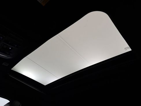 Used 2024 Toyota Highlander XSE image 7