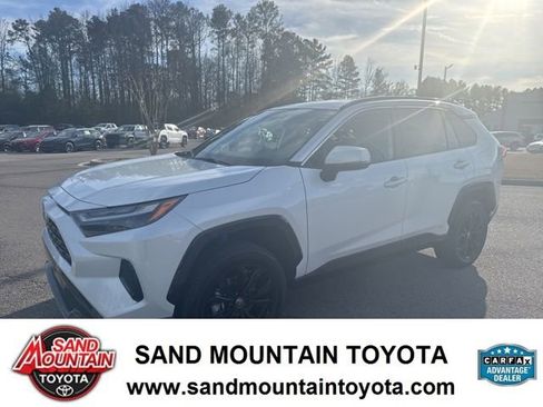 Used 2024 Toyota RAV4 SE image 6