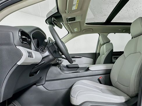 New 2025 Honda Pilot Touring image 24