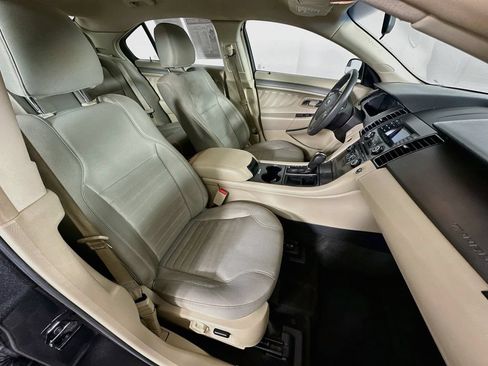 Used 2015 Ford Taurus SE FWD image 32