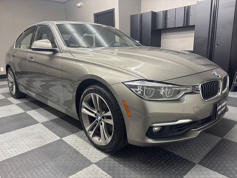 Used 2018 BMW 330i xDrive Sedan AWD/4WD image 4
