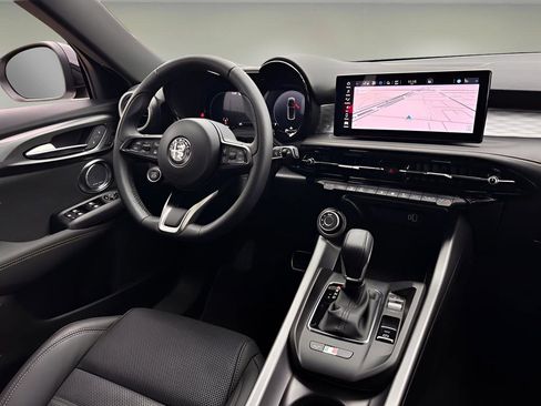 Used 2025 Alfa Romeo Tonale w/ Premium Package AWD/4WD image 9