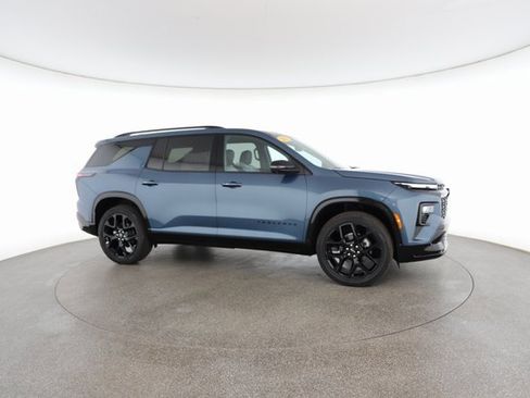 Used 2025 Chevrolet Traverse RS image 24