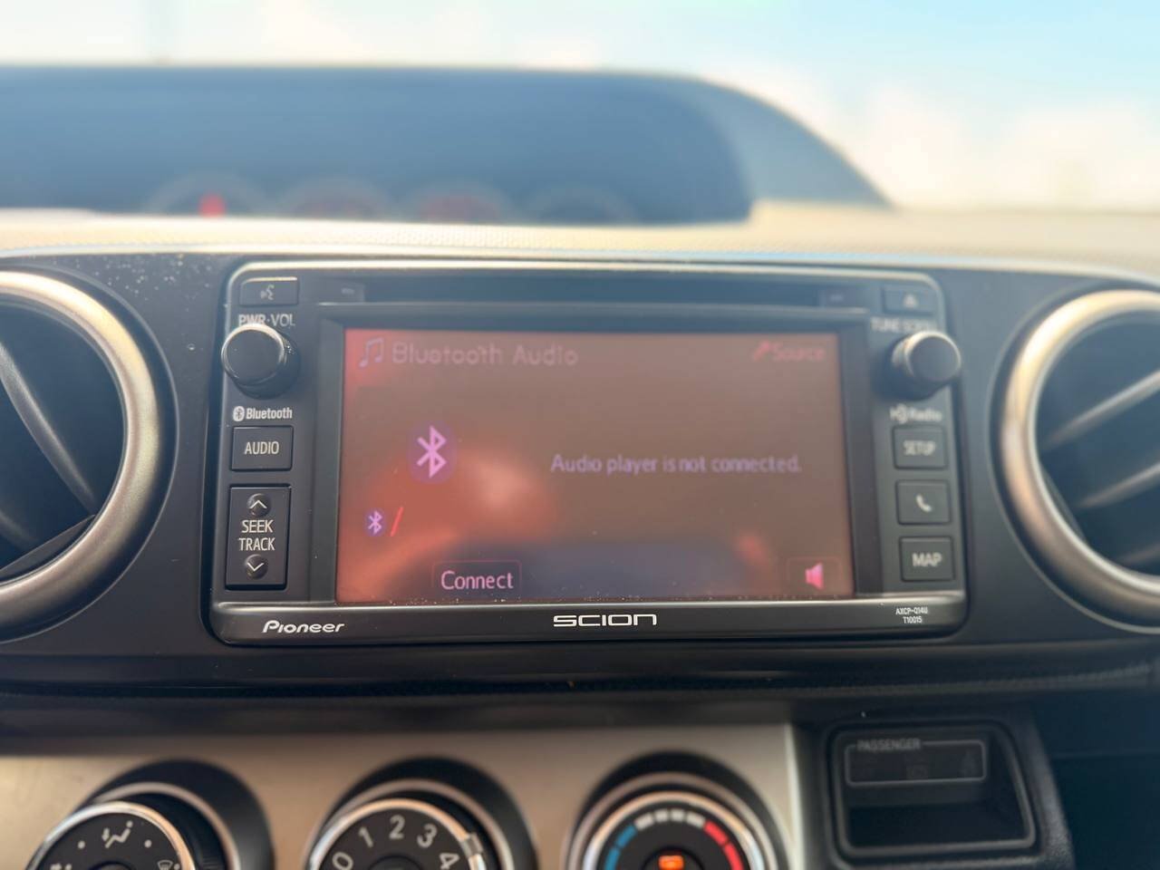 Used 2015 Scion xB FWD image 20