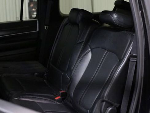 Used 2023 Jeep Wagoneer L Series II image 24