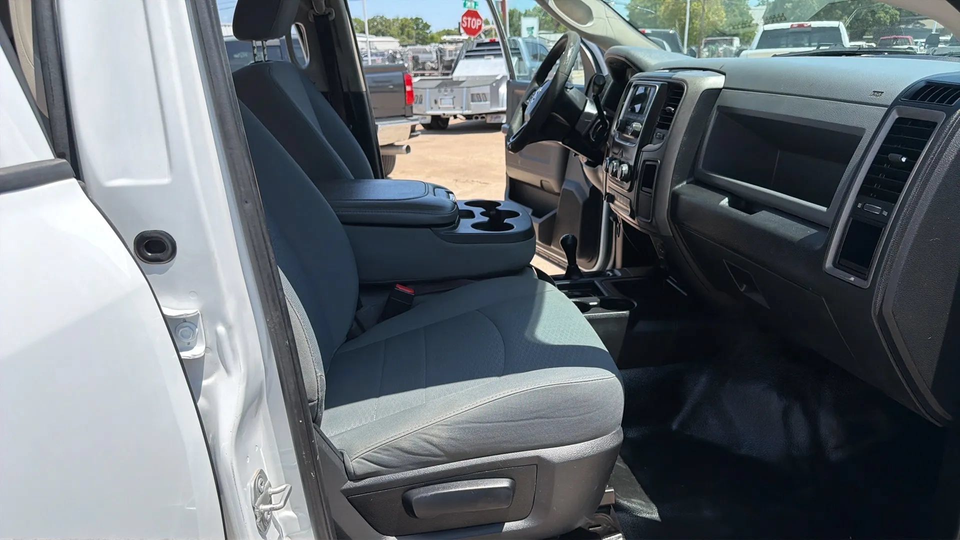 Used 2018 RAM 3500 Tradesman w/ Chrome Appearance Group AWD/4WD image 14