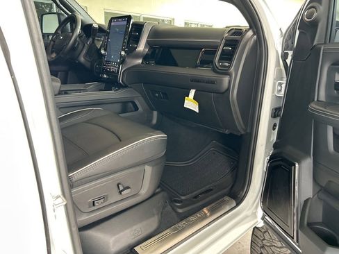 New 2025 RAM 2500 Limited image 34