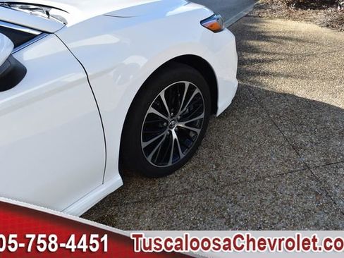 Used 2019 Toyota Camry SE image 12
