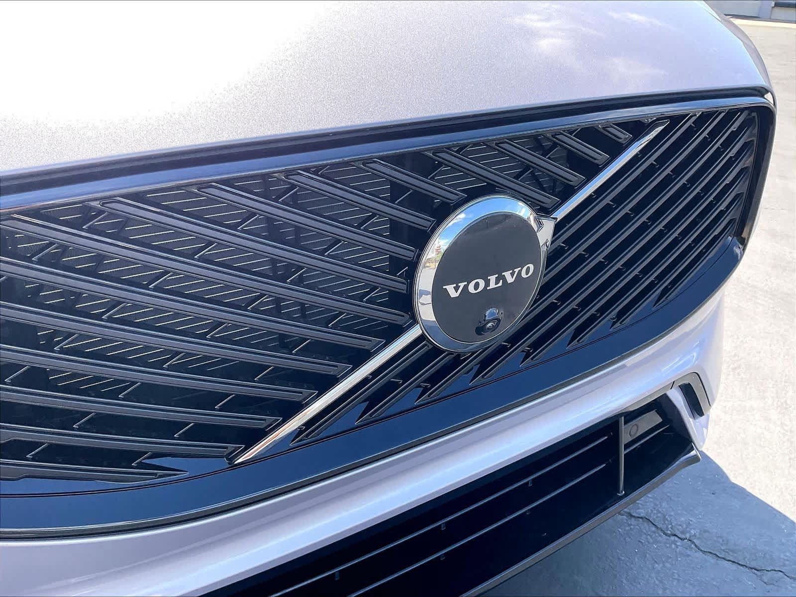 New 2027 Volvo XC60 B5 Plus AWD/4WD image 33