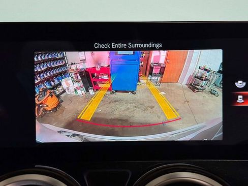 Used 2022 Mercedes-Benz GLB 250 4MATIC w/ Premium Package Lite image 16