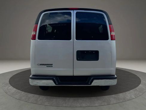 Used 2016 Chevrolet Express 3500 LT w/ LT Preferred Equipment Group image 7