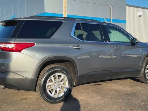 Certified 2020 Chevrolet Traverse LT w/ Driver Confidence II Package image 2