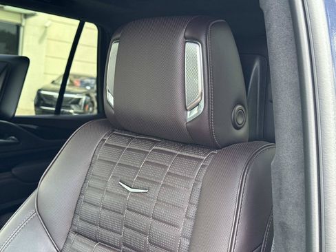 Certified 2024 Cadillac Escalade Sport Platinum w/ Heavy-Duty Trailer Package AWD/4WD image 14