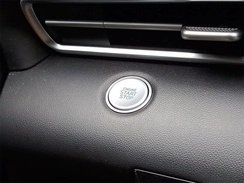 Used 2021 Hyundai Elantra SEL image 22