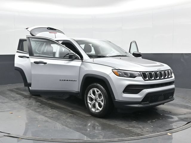 Used 2025 Jeep Compass Sport w/ Mopar Graphics Package AWD/4WD image 46