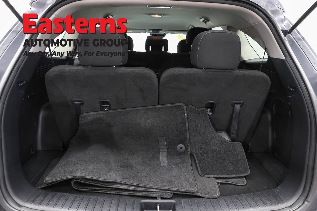 Used 2022 Kia Sorento LX FWD image 9