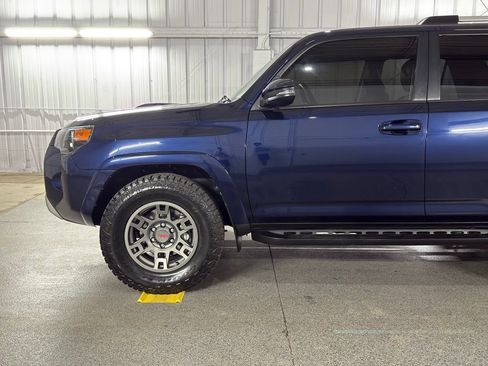 Used 2017 Toyota 4Runner TRD Off-Road Premium w/ Convenience Package AWD/4WD image 14