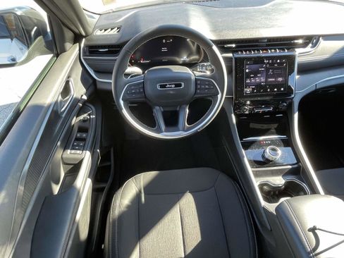 Used 2024 Jeep Grand Cherokee Laredo w/ MOPAR Finishing Package image 17