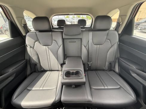 Used 2024 Kia Sorento S FWD image 31