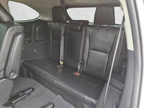 Used 2021 Toyota Highlander XLE image 19