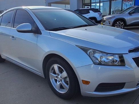 Used 2014 Chevrolet Cruze LT image 2