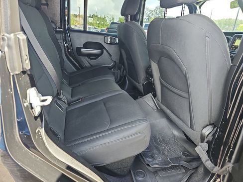 Used 2021 Jeep Gladiator Sport AWD/4WD image 15