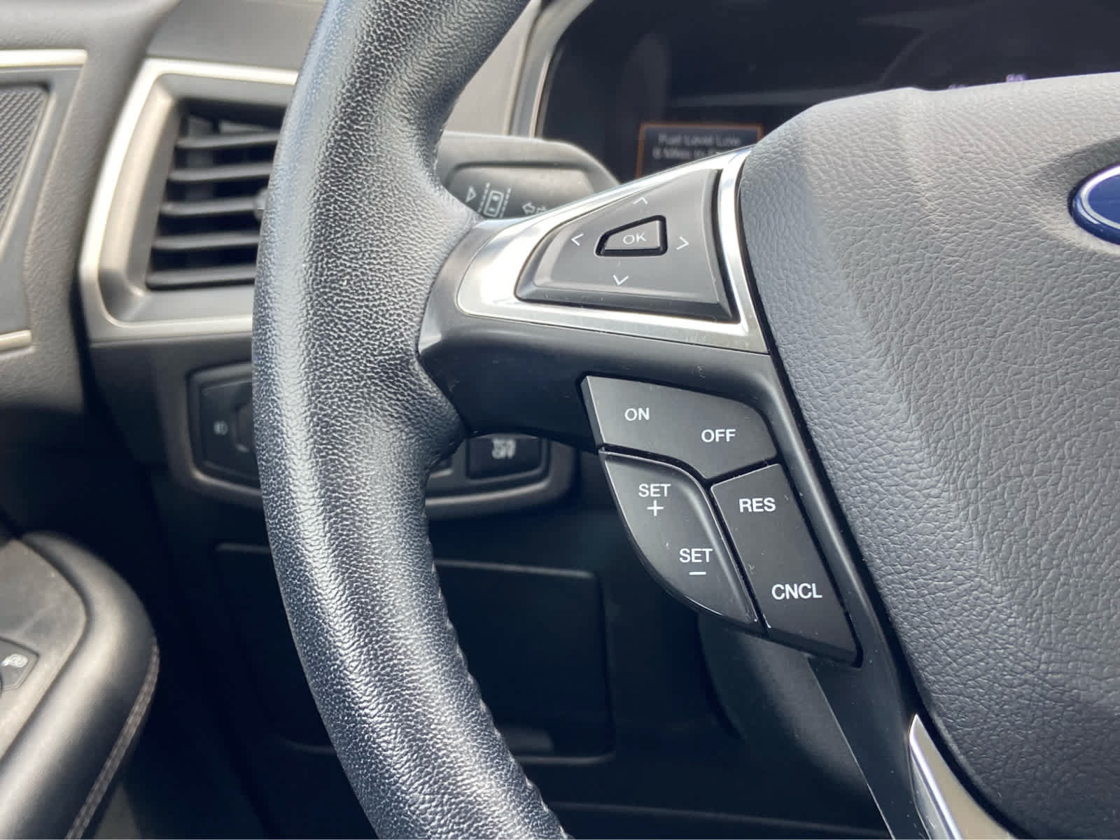 Used 2023 Ford Edge SEL w/ Convenience Package AWD/4WD image 22