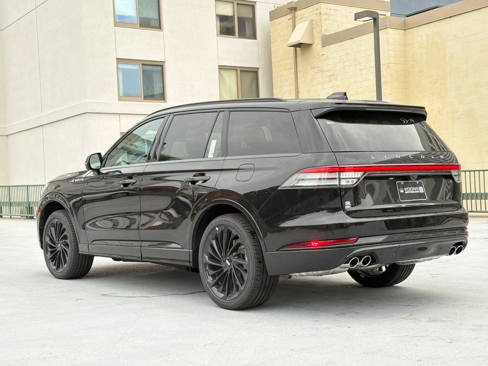 New 2027 Lincoln Aviator Reserve w/ Jet Appearance Package AWD/4WD image 5