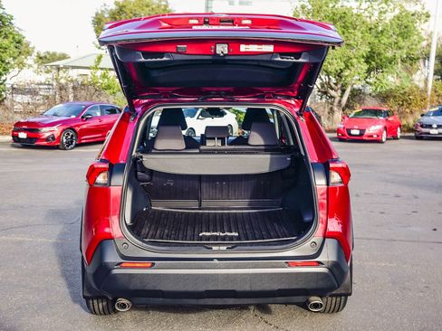 Certified 2019 Toyota RAV4 XLE image 32