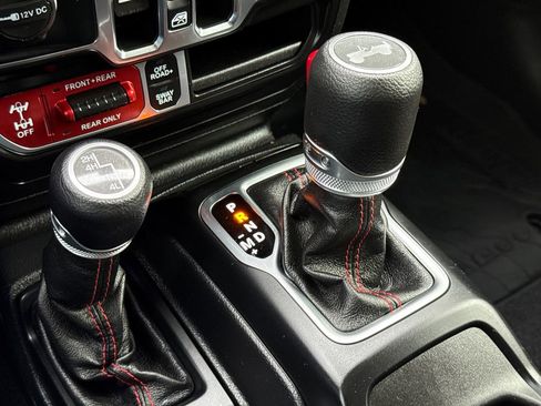 Used 2021 Jeep Wrangler Unlimited Rubicon image 26