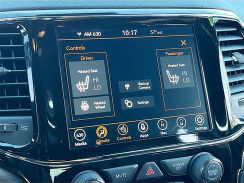 Certified 2022 Jeep Grand Cherokee Laredo X image 20