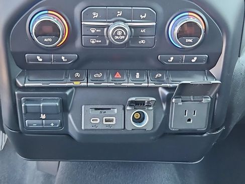 Used 2021 Chevrolet Silverado 1500 LT w/ Convenience Package II AWD/4WD image 19