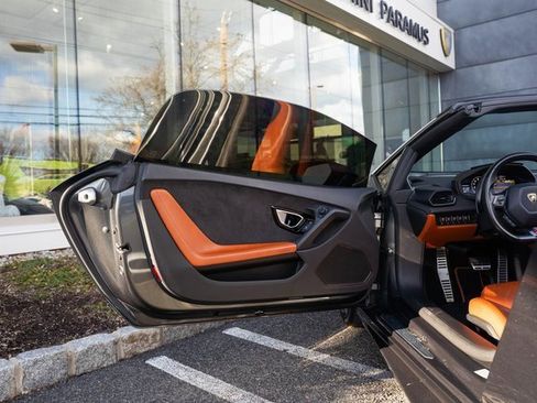 Used 2016 Lamborghini Huracan LP 610-4 image 36