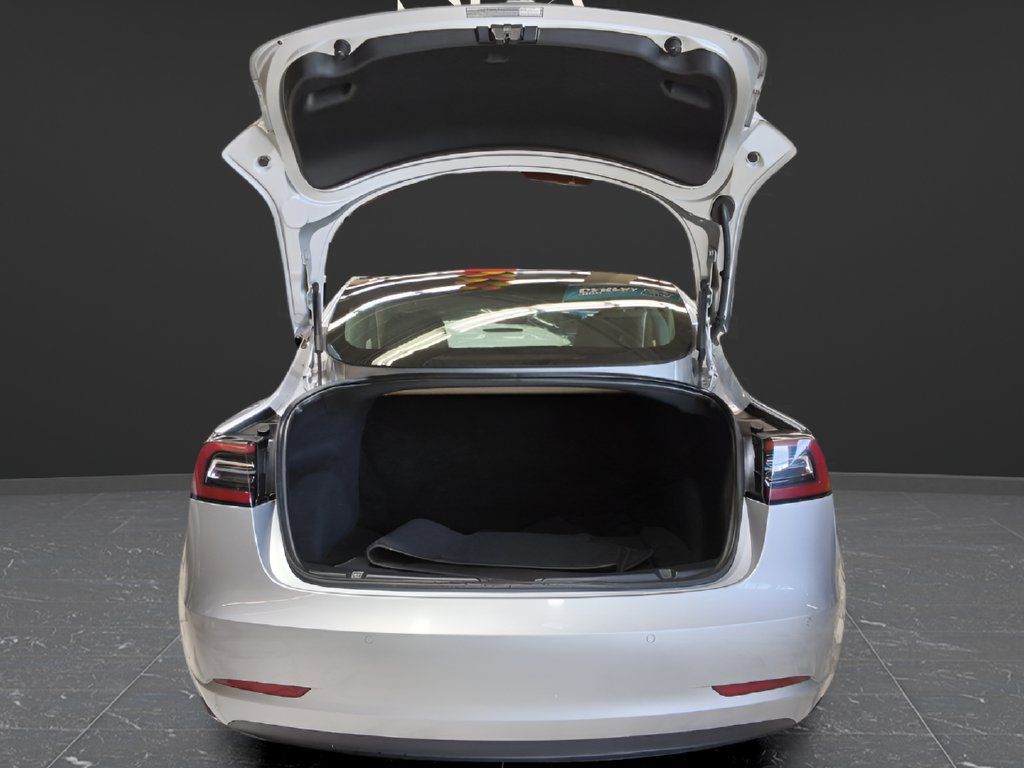 Used 2018 Tesla Model 3 Long Range AWD/4WD image 9