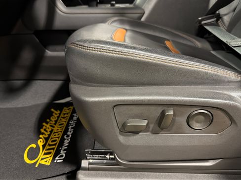 Used 2023 GMC Sierra 1500 AT4 w/ AT4 Preferred Package image 19