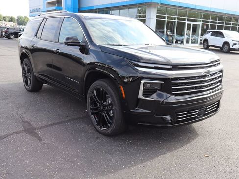 New 2026 Chevrolet Traverse High Country w/ LPO, Floor Liner Package AWD/4WD image 2