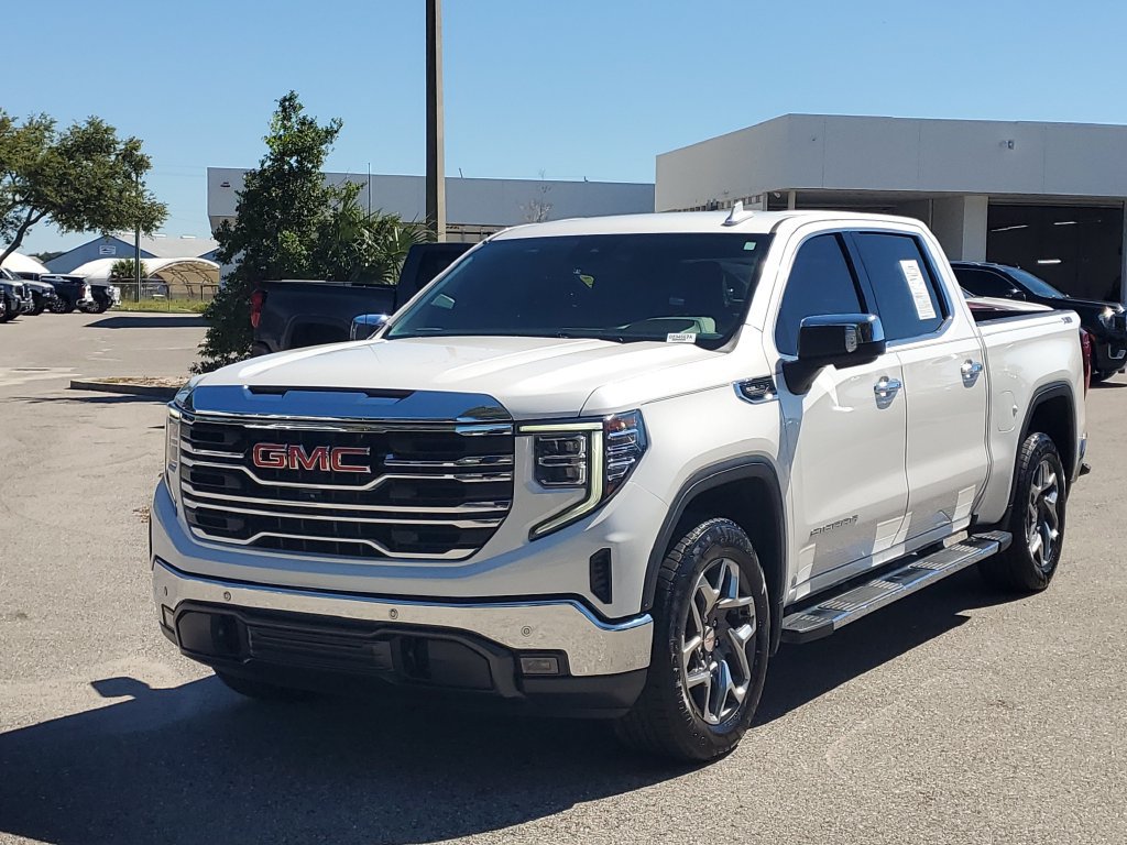 Used 2023 GMC Sierra 1500 SLT w/ SLT Premium Plus Package AWD/4WD image 3