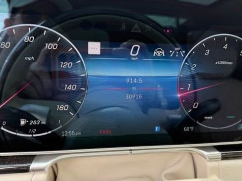 Used 2023 Mercedes-Benz S 580 4MATIC Sedan image 3
